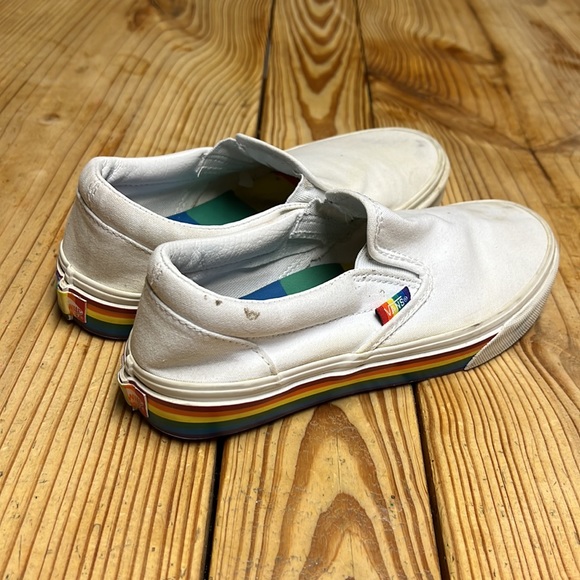 Vans - Picture 2 of 4